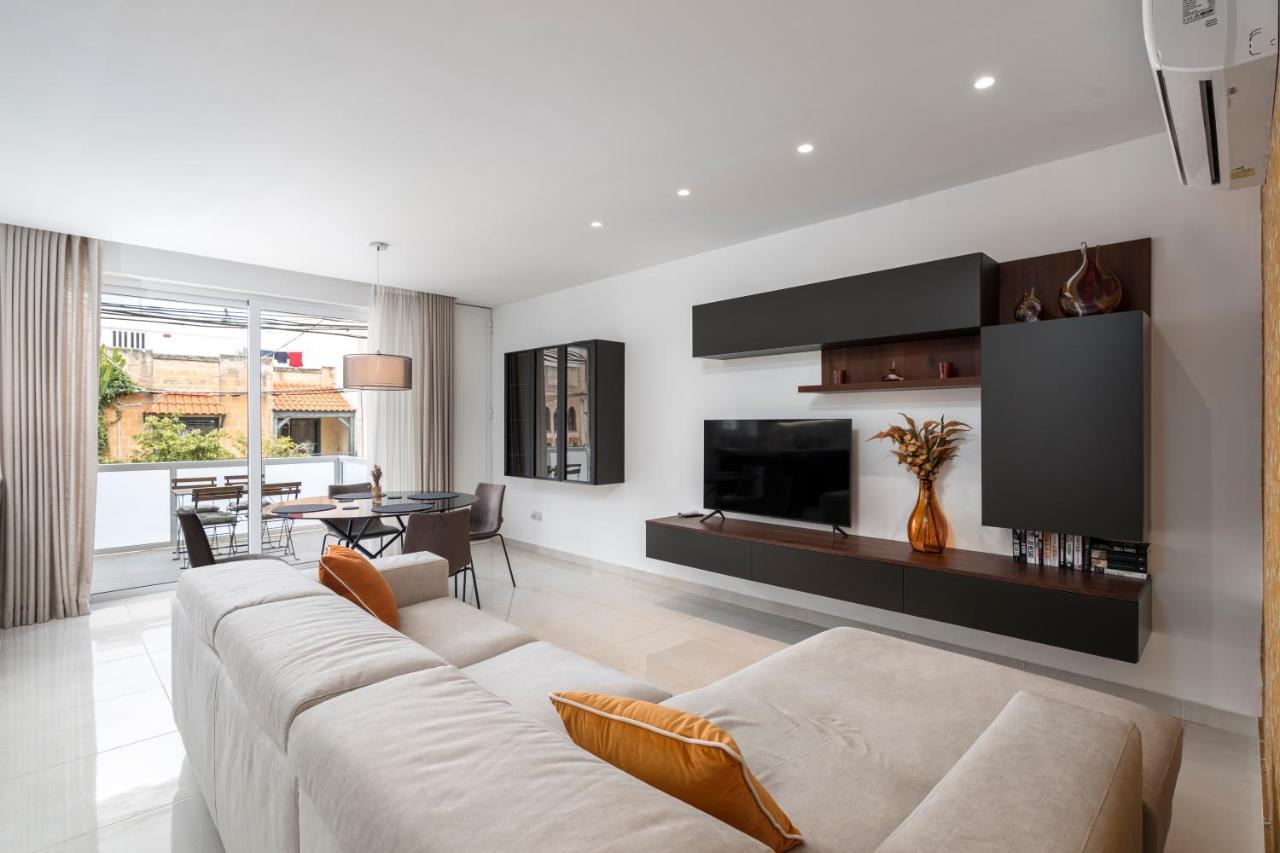 Modern 3br Stylish With Large Balcony - Close To St Julians And St Georges Bay Appartement Is-Swieqi